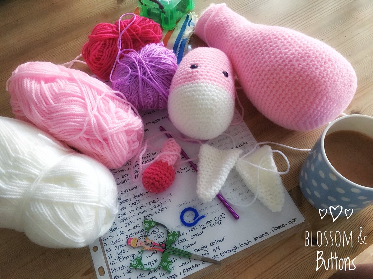 LauraPocket's tweet photo. Nothing better...birds singing, blue sky, cup of tea in my favourite spotty mug and a little crochet at 5am! #crochetlove #crocheting #crochetgifts #crochet #craft #crafter https://t.co/Ar9aHj6HTI