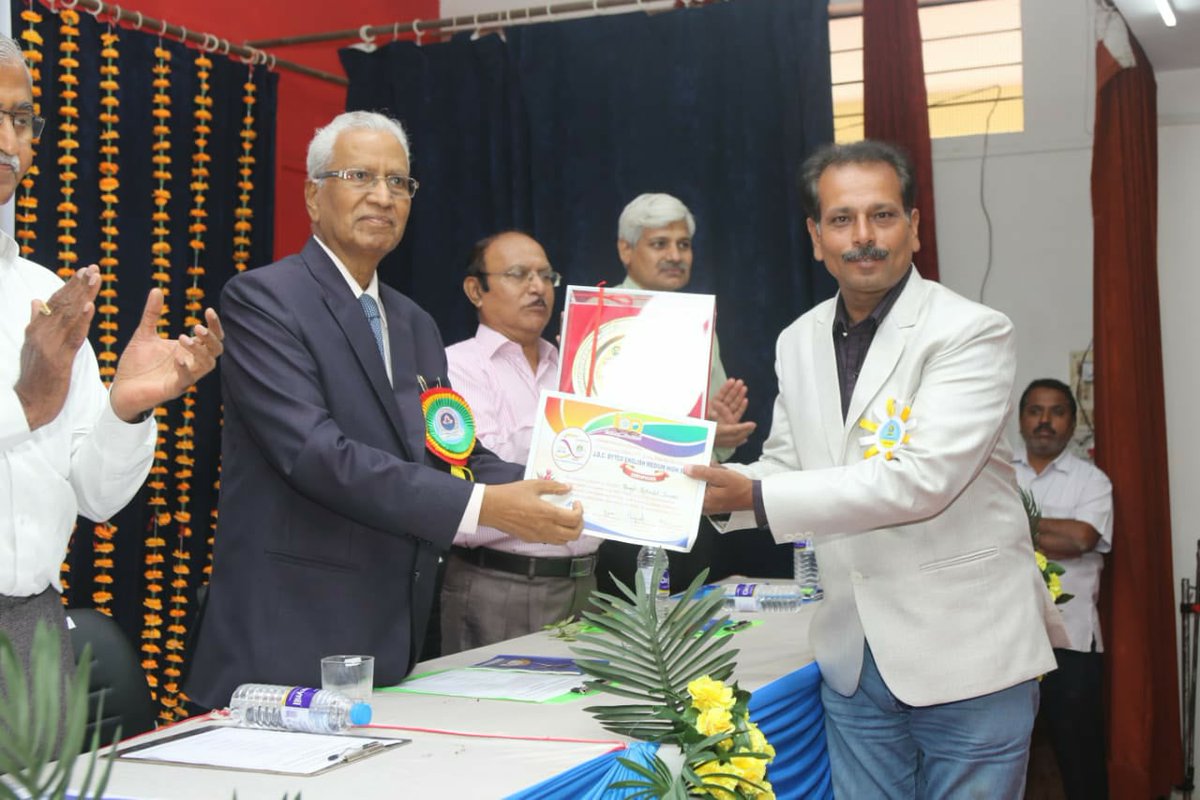 nishantnasik's tweet photo. Mr. ManojKumar Ratanlalji Tinwar, For the Second Time Honoured by Shri. Dr. M.S Gosavi Sir, Secretary of Gokhale Education Society. https://t.co/WjCR5gH2I0