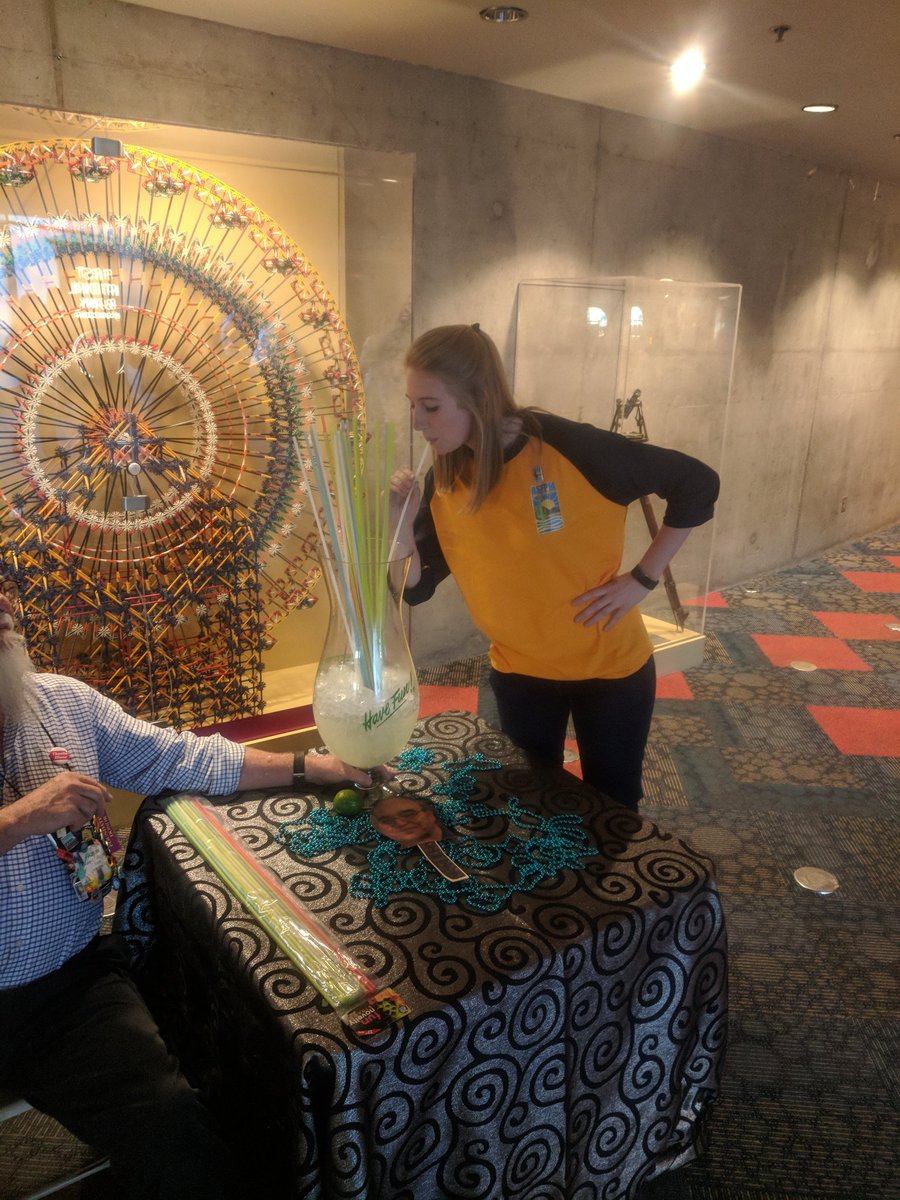 FLfloods's tweet photo. #BigDrink Arizona host team volunteers #ASFPM2018 https://t.co/T14oWU19NS
