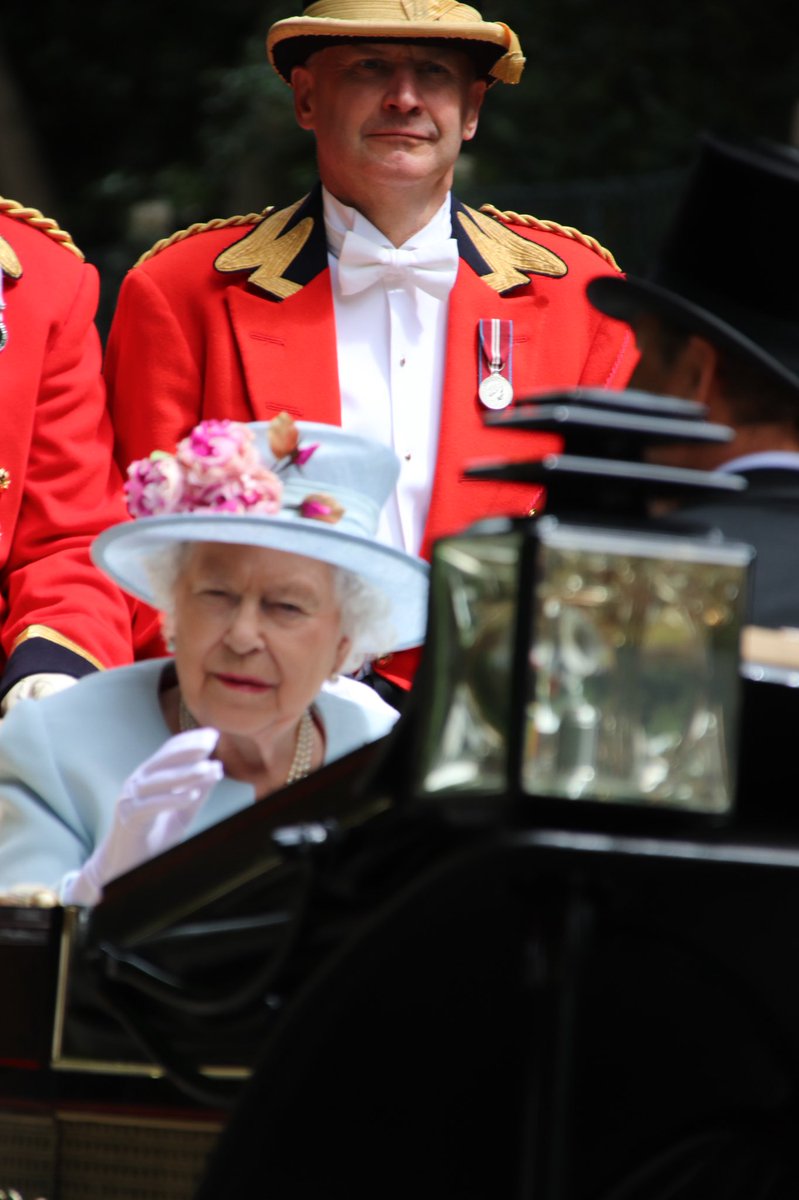 MandyBye18's tweet photo. Day 2 #RoyalAscot2018  #HMHTheQueen #royalfamily  looking stunning off the the races https://t.co/Tvffoqw9QJ