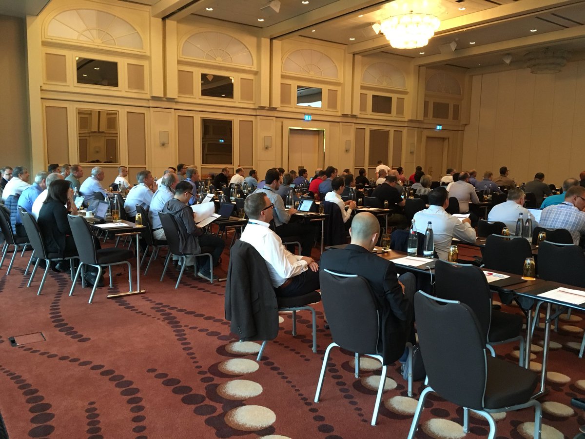 hpcnotes's tweet image. At #HPCAST today - opening talk by @LKingHPC #HPC @HPE_HPC