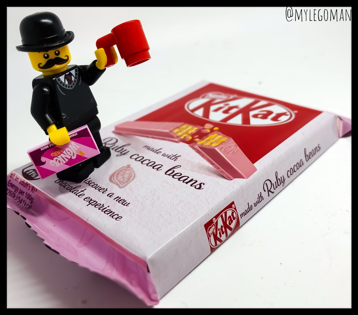 mylegoman's tweet photo. Having a Little Break.... having a very special @KITKAT #FridayFeeling #rubychocolate https://t.co/hothGfXFDV