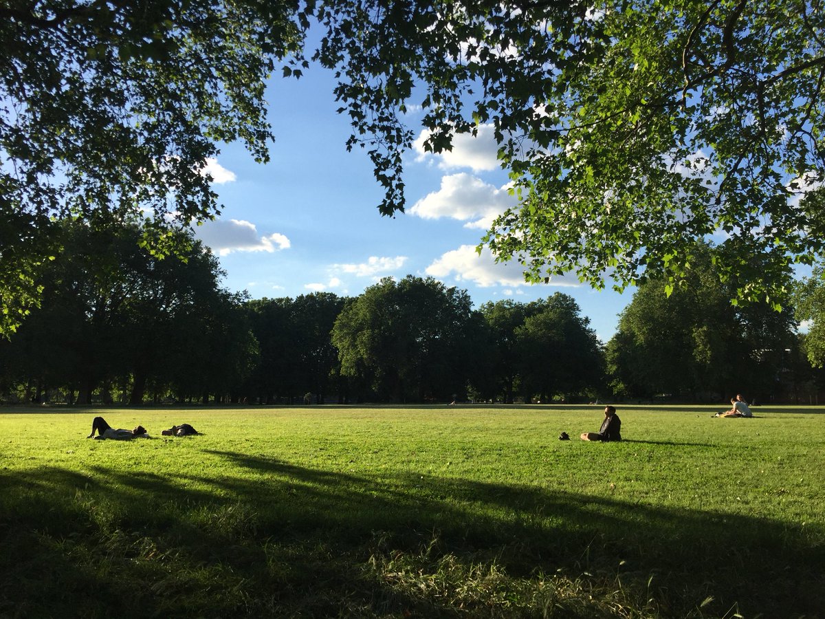 outtothestreets's tweet photo. Summer in the city #thisisLondon https://t.co/pKaR610n9Q