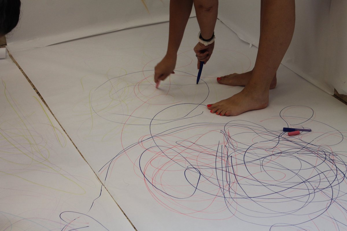 ArtisticsCP's tweet photo. #DiaDeLaMusica al Taller d'expressió artística a #CPDones, dibuixant la música. https://t.co/0YsxGYjj75