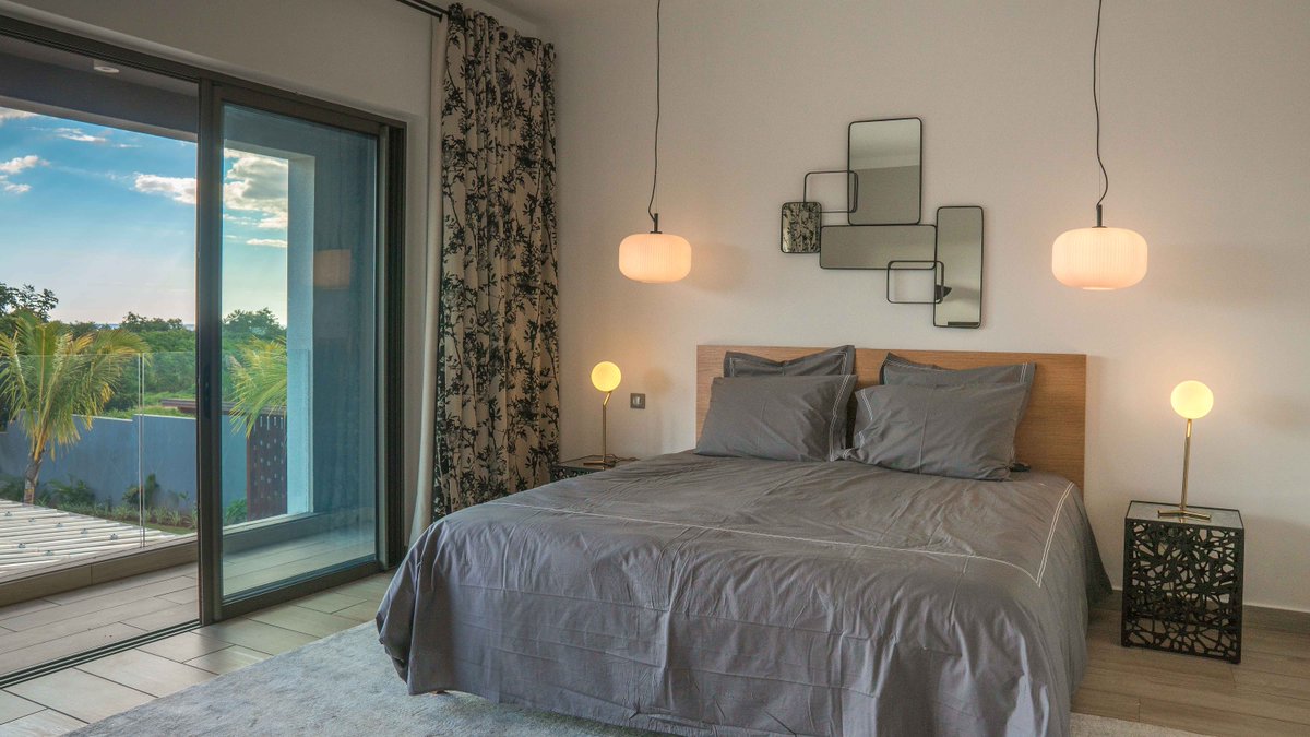RoyalParkEstate's tweet photo. The interior design, contemporary, functional and inspired by both the natural surrounds and the park’s lush vegetation, meets effortlessly with the exterior space.
#RoyalParkBalaclava #RES #Design #lifestyle #Mauritius #propertyforsales #BelAirtownhouses https://t.co/O9DCps3Njb