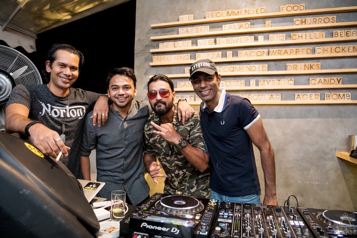 #TerraceTactics at <a href="/612_east/">612East</a> with @ShyleshJain <a href="/mvj888/">Murali Vijay</a> &amp; <a href="/djblaqueblr/">DJ Blaque</a> Much fun !!! #HeadEast