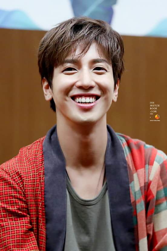 For your smile that brightens up our days  #HappyBirthdayJYH30th  #서른번째_정용화의_어느_멋진날  #정용화  #JungYongHwa  @JYHeffect