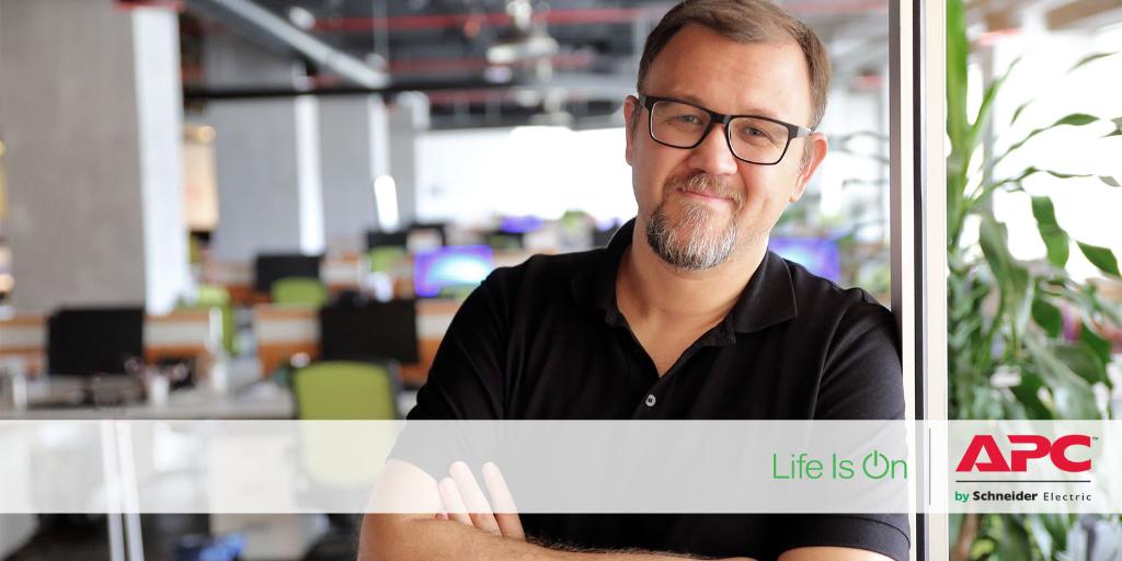 APCbySchneider's tweet image. Revendeur IT, venez participer au Webinar consacré au Edge Computing. Incrivez-vous vite ! #InnovationAtEveryLevel #APC #SchneiderElectric
spr.ly/6017DldCf