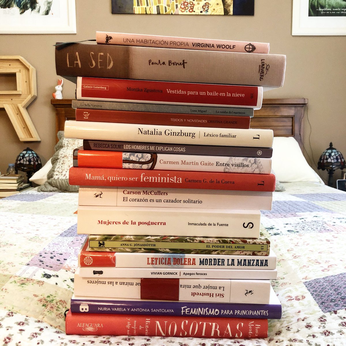 rebecalibros's tweet photo. ¿Cómo no va a ser necesario leerlas? https://t.co/Xj8I6OWfLH