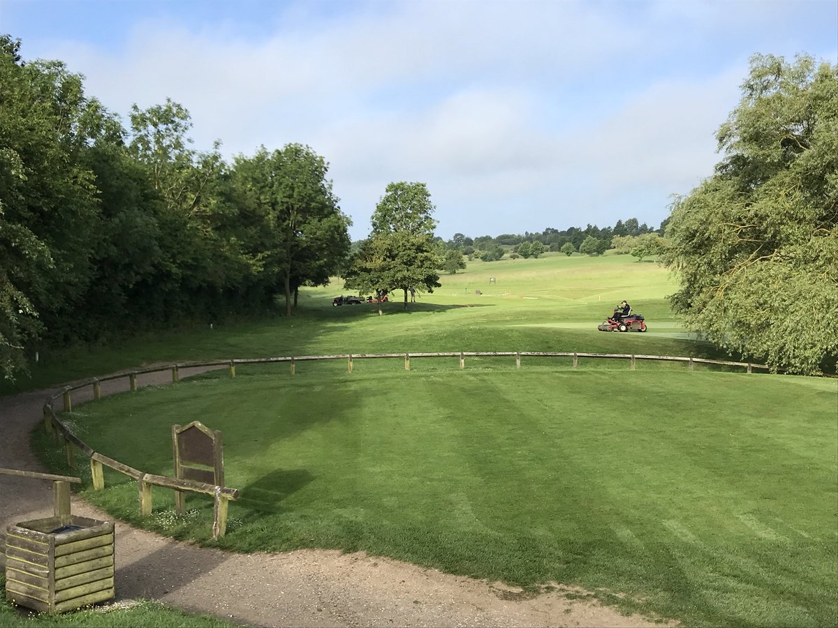 JG_GREENKEEPER's tweet photo. So haven’t posted in a while as very busy few weeks with club champs around the corner its hard to keep up on social media but here a few snaps of what me and th team have been doing @IainBiggs @andycopeland088 @ChesDowns @SkipseyArren @ChrisBirkett16 https://t.co/GLEGq242t6