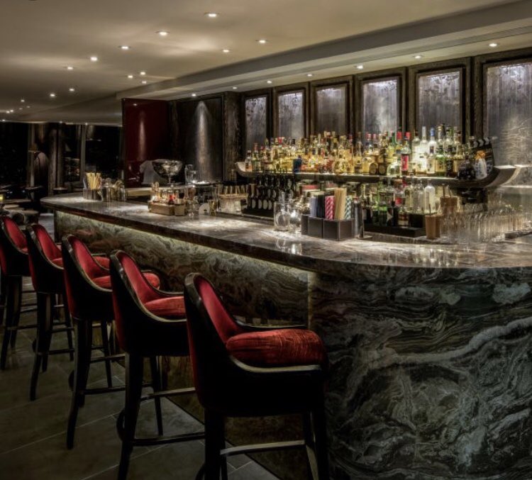 shangricareers's tweet photo. Our luxurious @gong_bar on Level 52 at Shangri-La At The Shard is now recruiting! We have new opportunities as a Host / Hostess &amp; also Bar positions, to apply please get in touch via inbox. #careers #london #luxury #cocktails #hostess #host #bartender https://t.co/D0kdCgQFgo