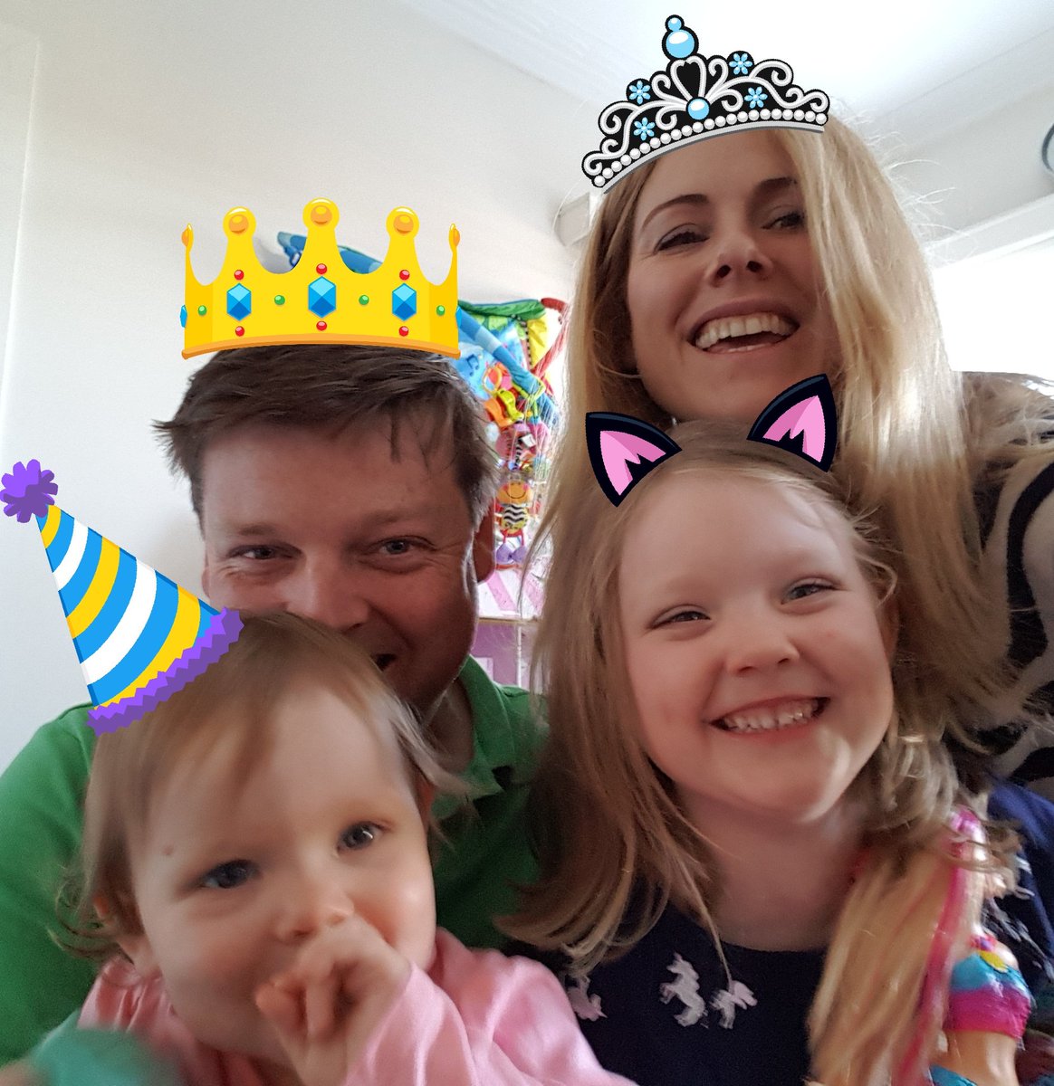 lundmel's tweet image. Family