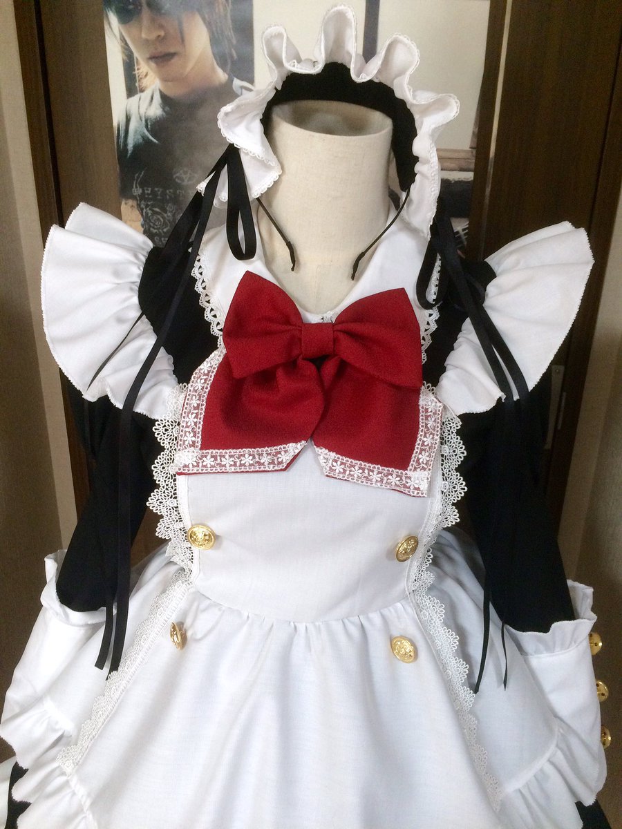 真白 少年メイドクーロ君 風宮クーロ メイド服完成致しました 金ボタンの数は作者様のイラストを参考に メイド服なので ワンピース本体はフォーマル生地 エプロンやドロワーズはシワになりづらいポリエステル混にて製作 一部レースの再現にケミカル 真白 少年メイドクーロ君 風宮クーロ メイド服完成致しました 金ボタンの数は作者様のイラストを参考に メイド服なので ワンピース本体はフォーマル生地 エプロンやドロワーズはシワになりづらいポリエステル混にて製作 一部レースの再現にケミカル