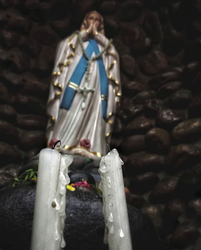 in_seyn_ly's tweet image. Some wishes only comes true with right blessings
.
.
.
.
.
.
.
.
#mothermary #prilgrimage #catholic #photography #candles #church #immaculateheartofmary #immaculate #holy #portrait #ShotonOnePlus #love #photooftheday #vscoindia #mary #everydaymumbai #vis… ift.tt/2tonwLQ