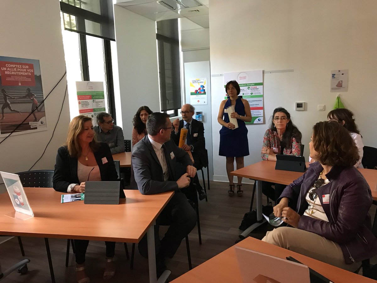 NoraCaillol's tweet photo. 📍Inauguration de l’agence Pharo📍 Découverte des services  #numériques et l'outil Profil de #compétences #avecPoleemploi #Marseille en présence de Sabine Bernasconi. Merci à l'équipe et nos partenaires 👏 https://t.co/YZTDTKIHcZ
