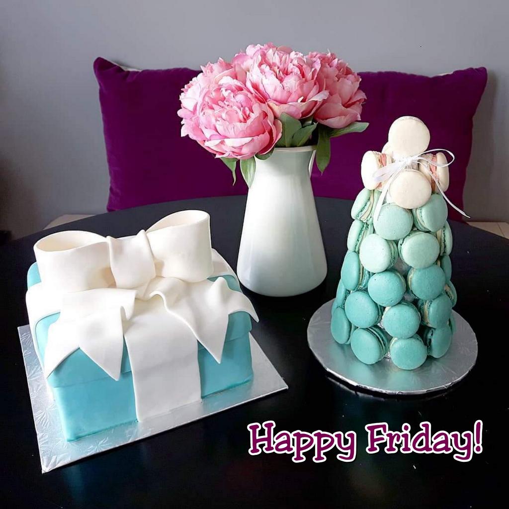 macaronZgta's tweet photo. #happyfriday #happyfriyay #macaronz #cutecafe #french #macarons #hightea #minidonuts #cupcakes #cakes #brampton https://t.co/lGjpLMA5iS