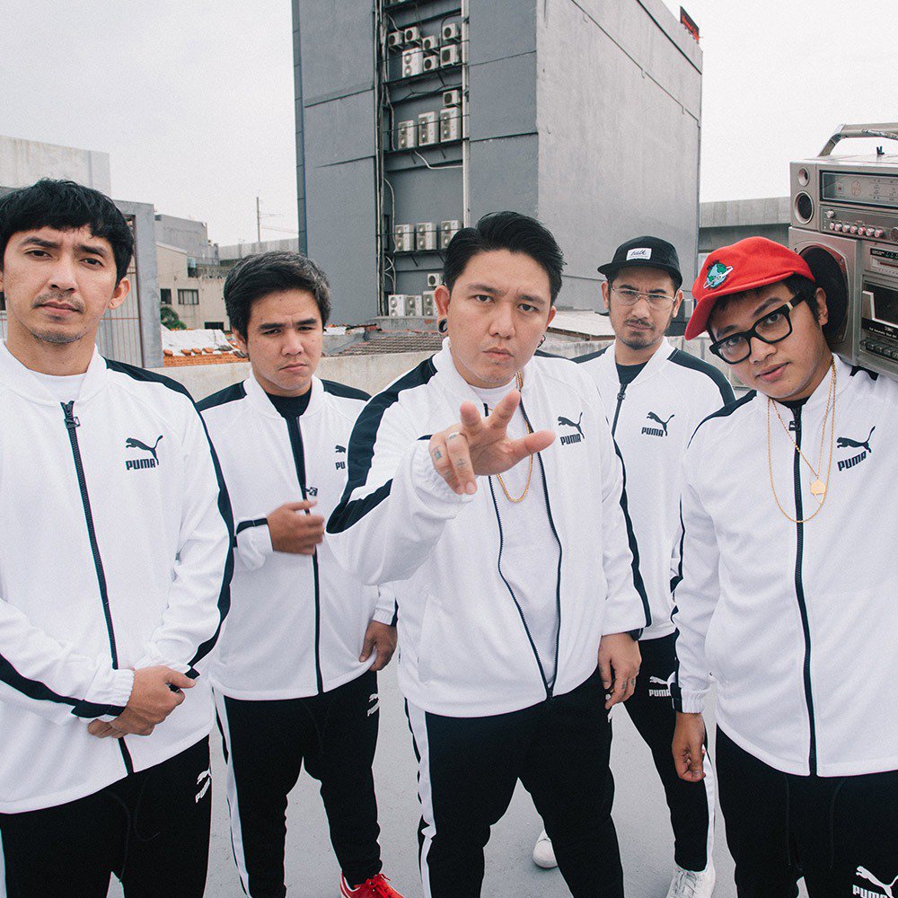 The weekend has arrived! So, this is the new releases are ready to you hear now! 
1. <a href="/GAC_music/">Gamaliél Audrey Cantika</a> - Love Will Stay
2. <a href="/PWGofficial/">Pee Wee Gaskins</a> - Dan (feat. <a href="/tuantigabelas/">tuantigabelas</a>)
3. <a href="/5SOS/">5 Seconds of Summer</a> - Youngblood
4. <a href="/ddlovato/">Demi Lovato</a>  - Sober

Find out more by open your JOOX app now!
#JOOXID