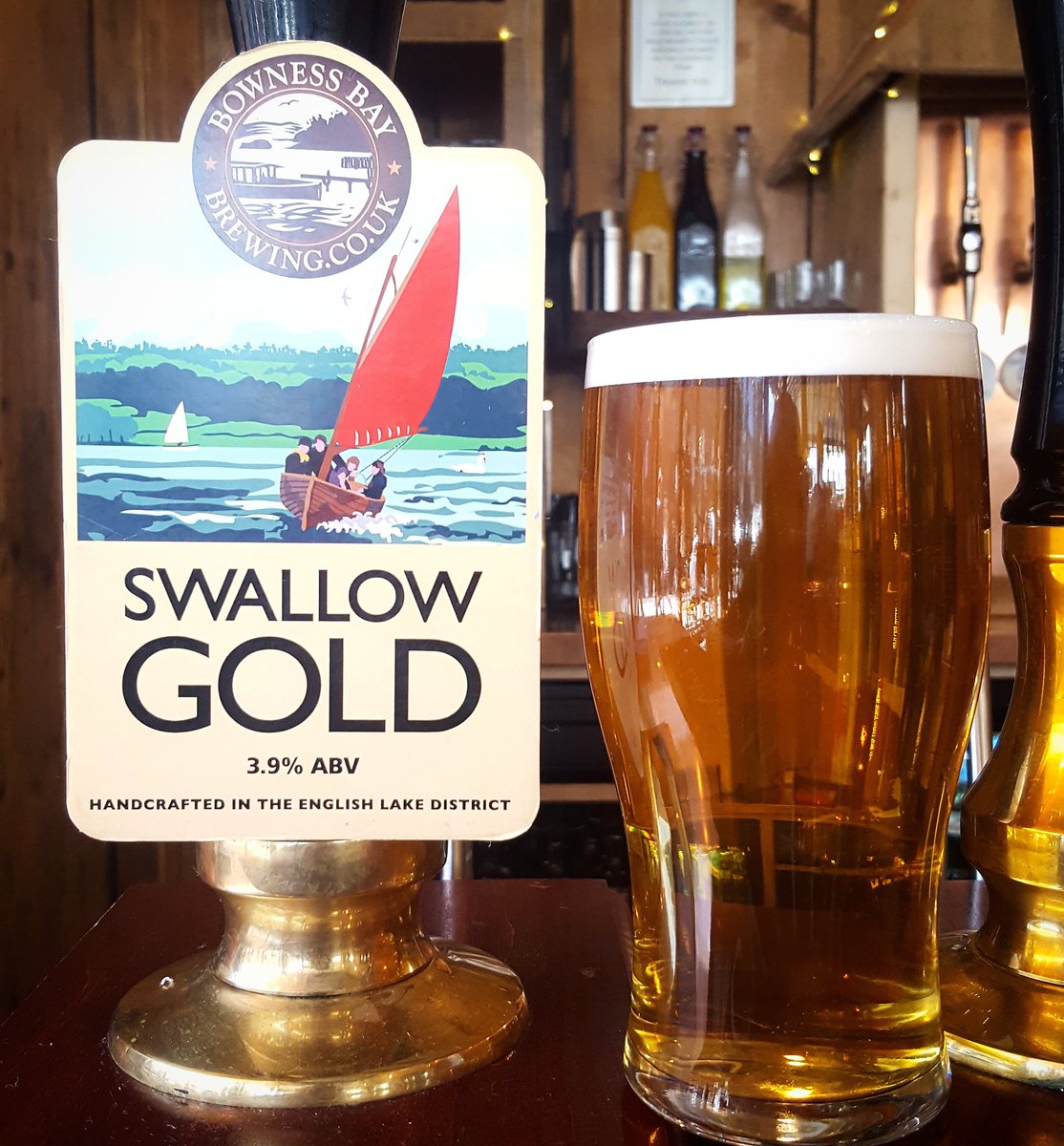 TheOrchardPres1's tweet image. Now on handpull @BownessBayBrews Swallow Gold 3.9% Handcrafted in the Lake district a light full bodied pale ale perfect for a sunny afternoon #easydrinking #moreish #caskale #fridayfeeling @pr1markettrader @prestonmarkets