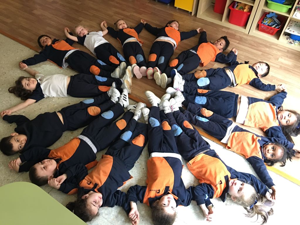 ClaretianasOvi's tweet photo. En infantil cerramos el curso con una preciosa sesión de Interioridad #AlCompas #SoydeClaretianas https://t.co/Y8oEhsqTOc