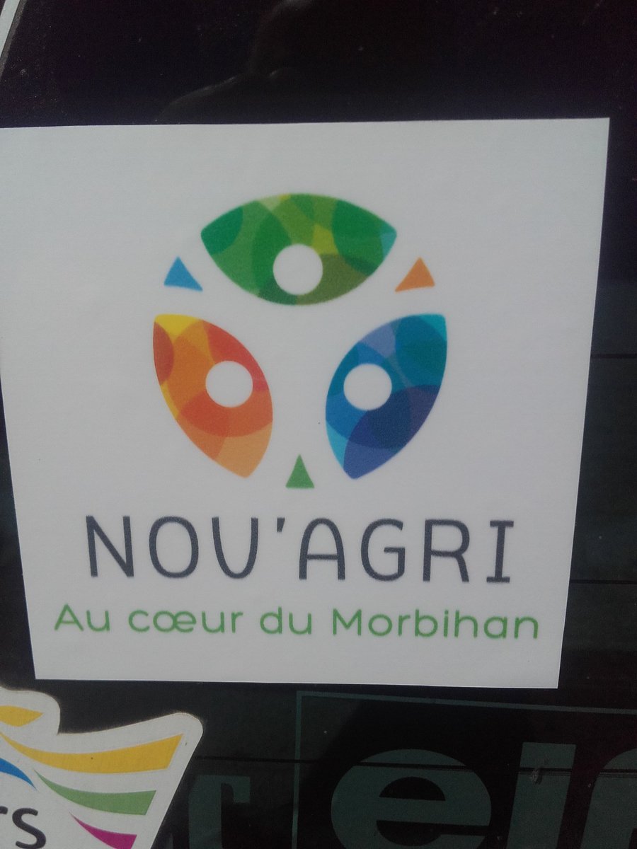 DavidMeallet's tweet photo. #novagri la force des groupes en agriculture dans #Morbihan présent à la journée #innovaction sur l'energie avec la #chambreagribzh chez #JMOnno à #evellys
#méthanisation
#photovoltaïque https://t.co/NWhjtjKdOh