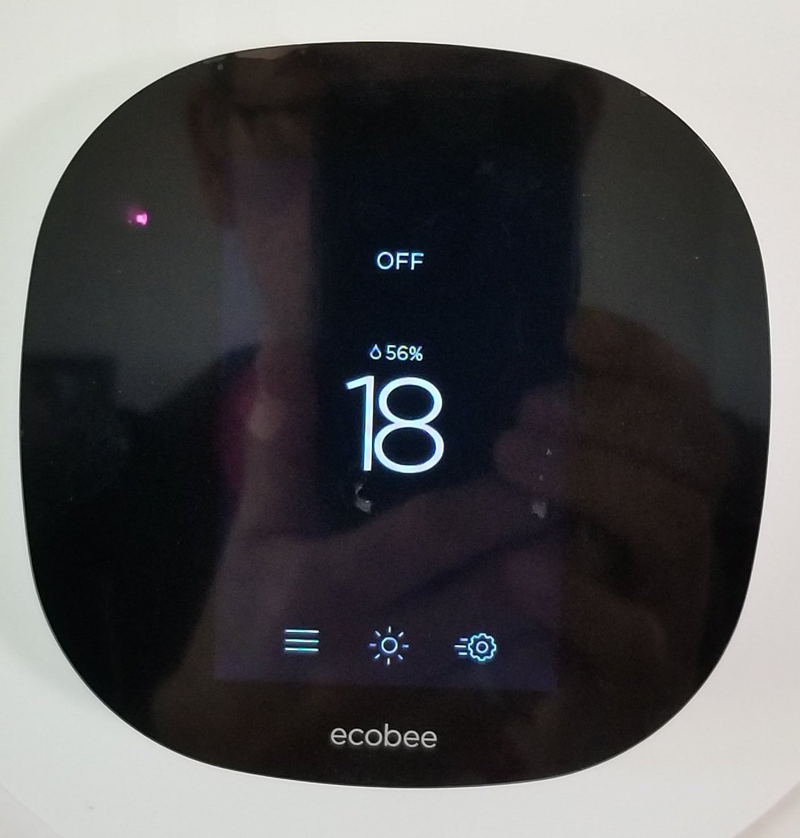 DanMouck's tweet photo. Love my new ecobee, thanks #GreenON, will miss out on rebates though booooo @DougFordNation https://t.co/bqPyHea6M3