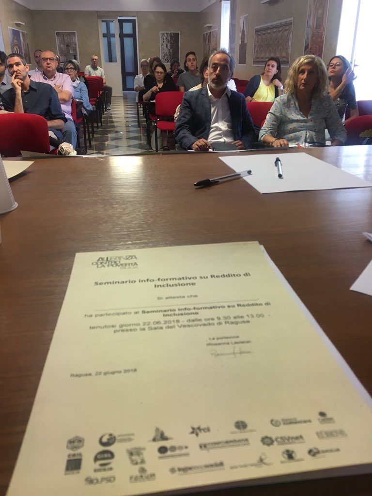 RosannaLaplaca's tweet photo. #Alleanzacontrolapoverta Sicilia a Ragusa in RETE per la concreta attuazione del Reddito di Inclusione, seminario formativo presso il Vescovado #caritas https://t.co/9S81o0jcPj