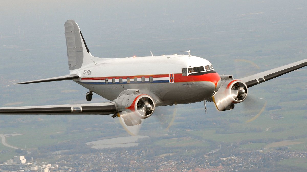 DDAclassicair's tweet photo. Vlieg net als opa Nol met onze DC-3 Dakota zondag vanaf @AirportEelde over de Waddeneilanden of Drenthe.https://t.co/u2AWcXm9HX https://t.co/SvuXElWHsu