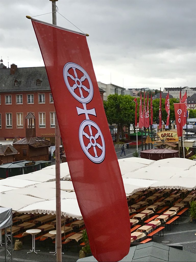 Michael Bermeitinger Pa Twitter Mainz Johannisnacht Buhne Am Schillerplatz Steht Buden Offnen Bald Ballons Sind Aufgepumpt Und Das Weindorf Der Mainzer Winzer Freut Sich Auf Besucher Es Wird Auch Ohne Sonne