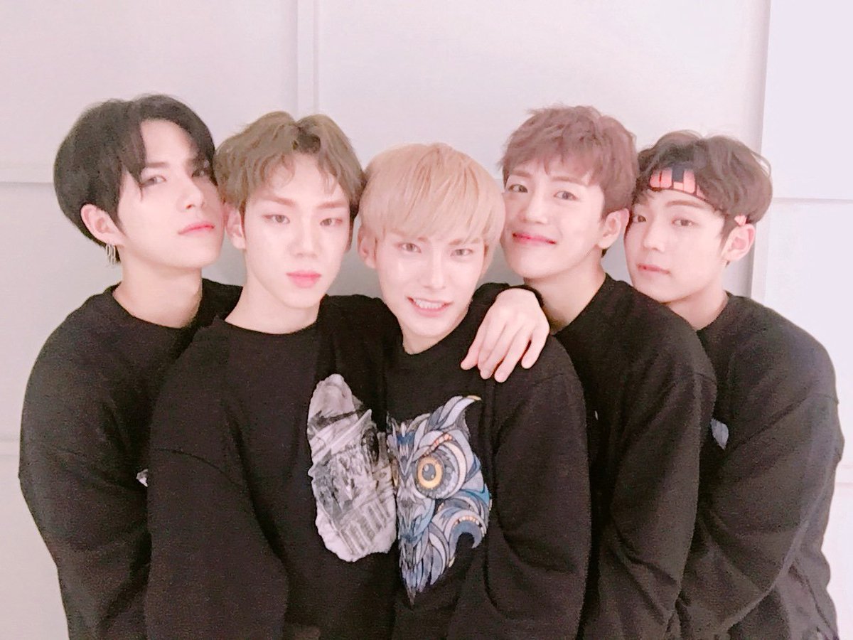 __heedo's tweet photo. TODAY is my 1st anniversary with #ACE one thing I want say, it's just that I want to thank you all. I want to thank Junhee, Donghun, Sehyoon, Byeongkwan, Yuchan and Choices. I love you guys ๐๐
#1YearWithACE @official_ACE7 https://t.co/azetrYr2Ks