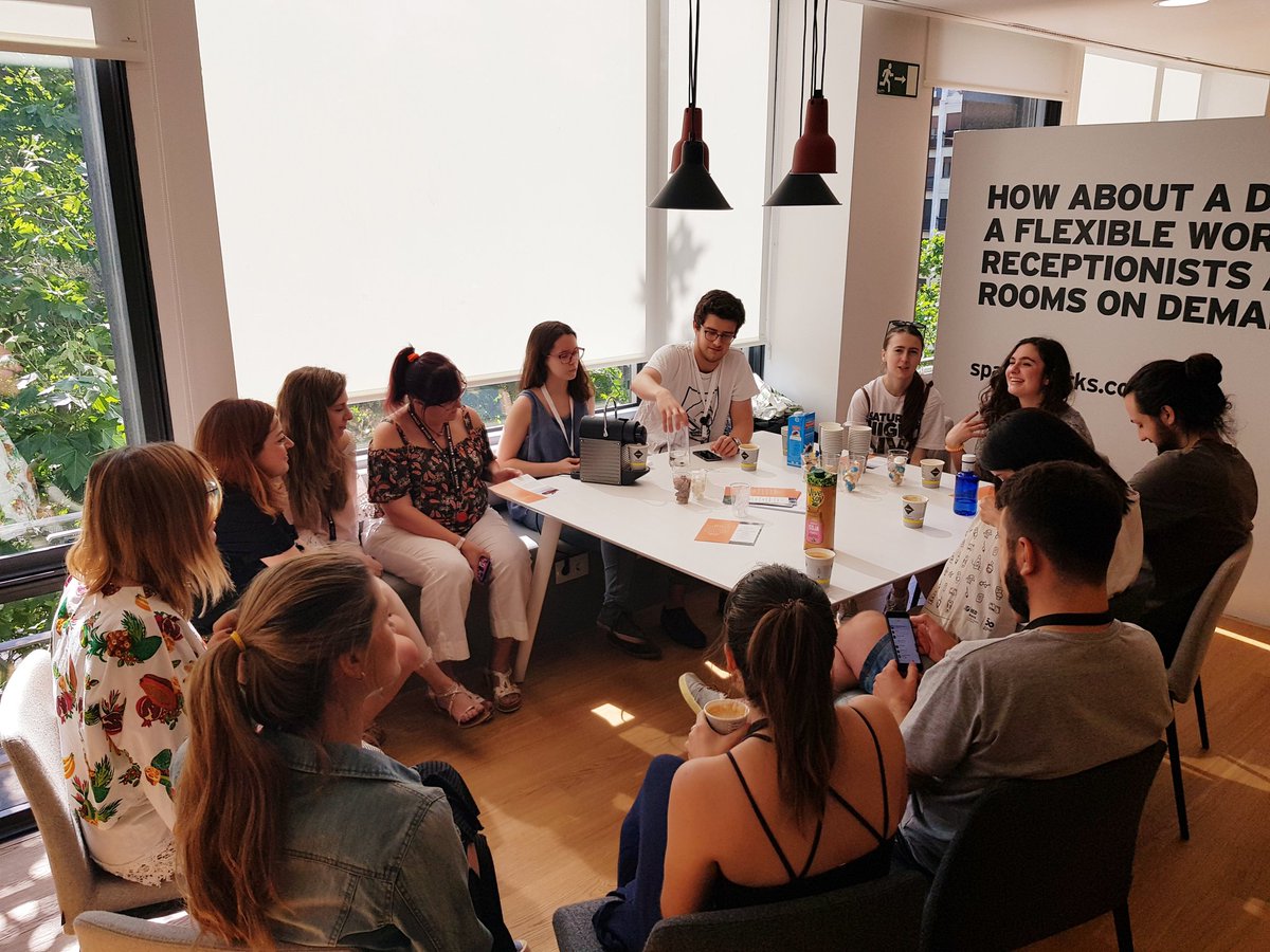 AnaAramendia's tweet image. @inakuwa_oficial visita hoy @spacesworks #Atocha para contarnos sus proyectos. ¡Gracias chic@s! #SpacesAtocha