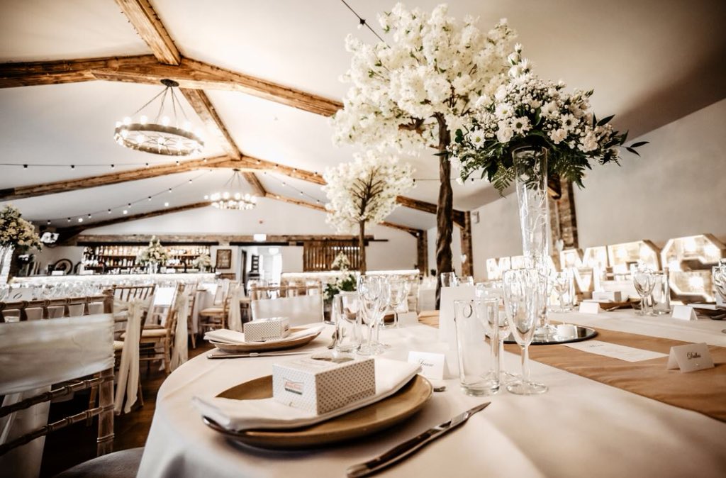 VillaFarmYork's tweet photo. Stunning photos from one of our recent weddings! 🥂💕

#weddings #weddingvenue #yorkshire #barn #potd #love 

Photographer: JohnOliverPhoto https://t.co/amoIpG1YEs