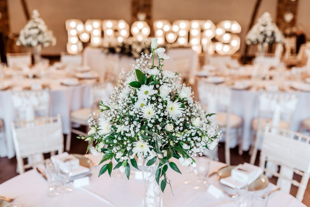 VillaFarmYork's tweet photo. Stunning photos from one of our recent weddings! 🥂💕

#weddings #weddingvenue #yorkshire #barn #potd #love 

Photographer: JohnOliverPhoto https://t.co/amoIpG1YEs