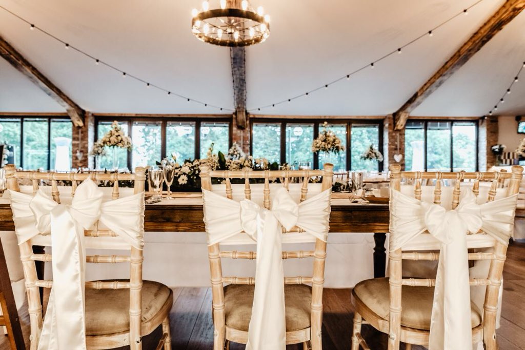 VillaFarmYork's tweet photo. Stunning photos from one of our recent weddings! 🥂💕

#weddings #weddingvenue #yorkshire #barn #potd #love 

Photographer: JohnOliverPhoto https://t.co/amoIpG1YEs