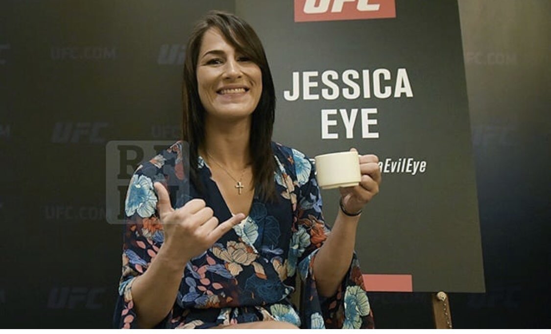 jessicaevileye's tweet photo. I am in love with life .... And coffee too . https://t.co/LgdFb0D4Cz