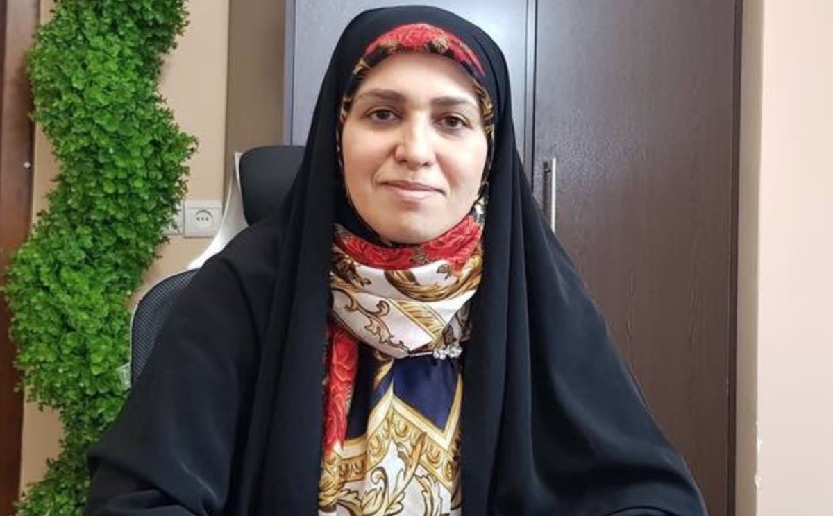 PierreYDurand's tweet photo. The Iranian regime first compiled a small list of State-approved lawyers and now is making sure people will have no other choice but to accept it as they proceed to arrest human rights lawyers. #RightToDefence #NasrinSotoudeh #ZeynabTaheri #FreeNasrinSotoudeh #FreeZeynabTaheri https://t.co/zbZomcbUCI