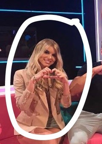 felicia_flis's tweet photo. Hayley after being in love island still can't do a heart properly... https://t.co/zgEVFOeumu