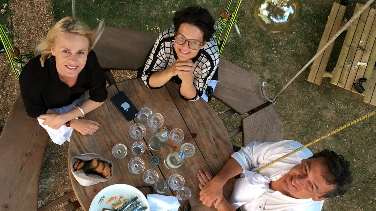 Les tables sont montées ! Venez déguster nos menus Buissonnier ou Dégustation à plus de 6 mètres de hauteur ! Réservations au 02.23.08.00.08 ou sur chateaudesperes.fr/table-perches-…