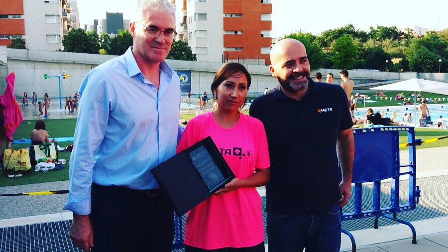 CN_Sabadell's tweet photo. Presentació oficial dels nous uniformes de l’equip de @GestioMeta a Can Llong, i reconeixement als treballadors que porten 8 anys amb nosaltres vetllant per la seguretat dels nostres socis. A seguir molts anys junts!#somcnsabadell #socorristes #seguretat #piscina #metagestio https://t.co/7y28CgzTfZ