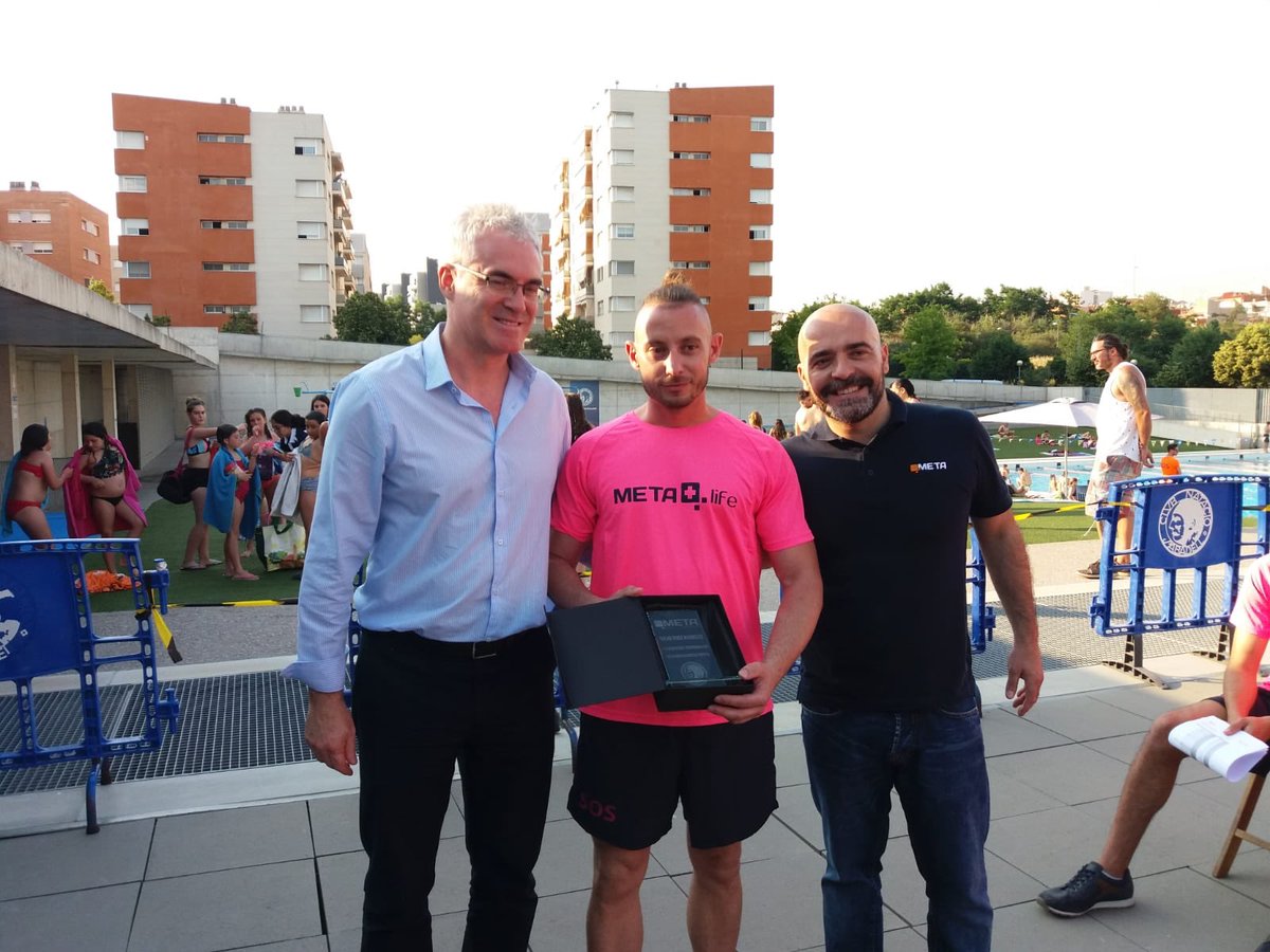 CN_Sabadell's tweet photo. Presentació oficial dels nous uniformes de l’equip de @GestioMeta a Can Llong, i reconeixement als treballadors que porten 8 anys amb nosaltres vetllant per la seguretat dels nostres socis. A seguir molts anys junts!#somcnsabadell #socorristes #seguretat #piscina #metagestio https://t.co/7y28CgzTfZ