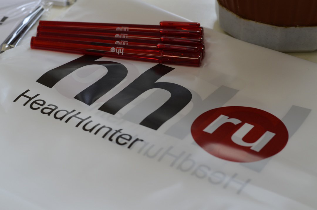 tabtabusconf's tweet photo. ✨ Информационный партнер Tabtabus — HeadHunter — ведущая российская компания интернет-рекрутментае. Основана в 2000 году. Каждую неделю через https://t.co/Kvg4dlbMsd компании приглашают на собеседование 1 млн 357 тысяч человек. https://t.co/Ka0XaPiAnR