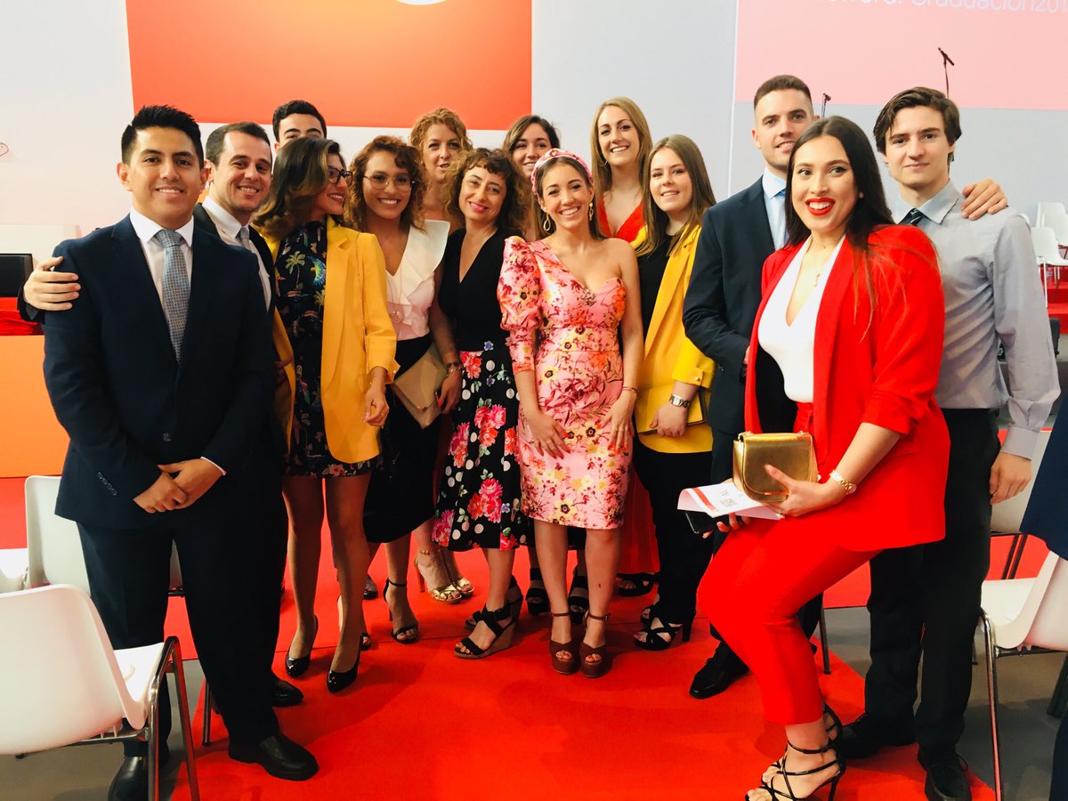 AsunFernandezUE's tweet photo. #GraduacionUE Con mis chicos de #TSGAT en un día inolvidable. Felicidades!!! https://t.co/jG8rUxvFa0