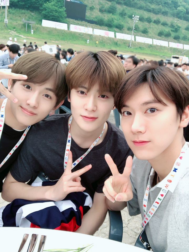 NCTsmtown's tweet photo. 워크샵에서 윈위니💚재혀니💚테니 https://t.co/YlbM6E6Gdj