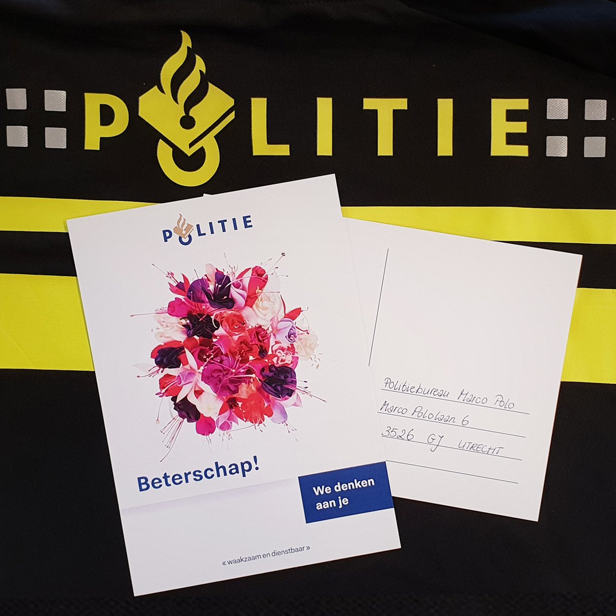 Politie's tweet photo. Gisteravond raakte in #Utrecht een van onze collega's tijdens zijn werk ernstig gewond. Wij denken aan hem en wensen hem veel beterschap. Wil jij dat ook doen? Een kaartje sturen mag en dat waarderen wij enorm.❤️

Politiebureau Marco Polo
Marco Pololaan 6
3526 GJ Utrecht https://t.co/ZzmIpNFRdX