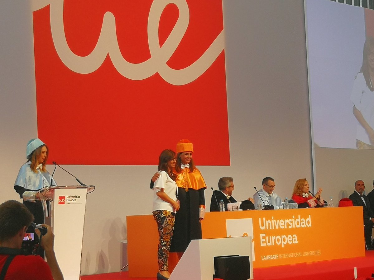 También hay mención para los profesores #GraduaciónUE18:

Mejor Labor Docente de Ciclos Formativos de Grado Superior: Helena Villanueva.

Mejor Programa de Postgrado y Director de Postgrado: Máster Universitario en Dirección de Empresas, bajo la dirección de Inmaculada Mateos.