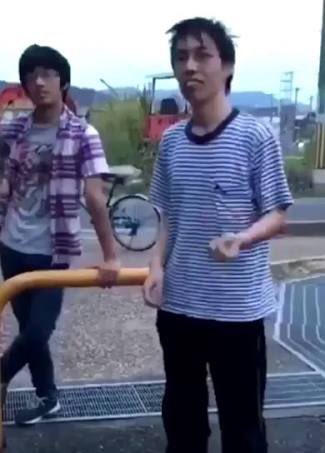 拳で抵抗する21歳bot 21bot7 Twitter