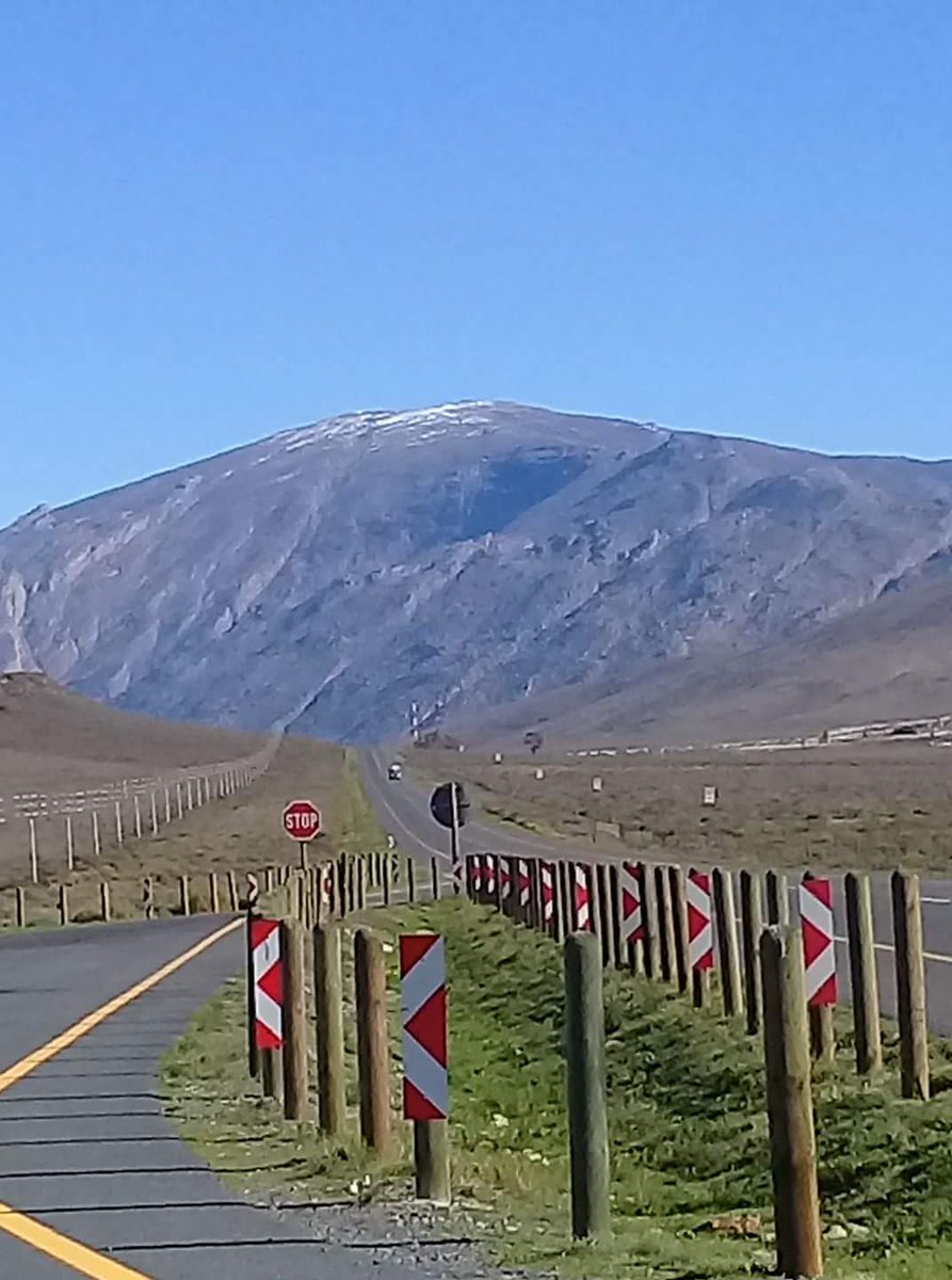ReenvalSA's tweet photo. Ry nou deur #Hexrivier... sneeu oppi berge ๐ท: Deon Venter #SouthAfrica @SAWeatherServic @venter_annette @AfricaWeather_ @landbou @debeer_anika @SnowReportSA @huisgenoot @JoelGuy_ @eNCAWeather @AgriWesKaap @Letabaherald @dieCourant @TheCitizen_News @SABCNewsOnline @CapeNews021 https://t.co/jbhFN8lgaY