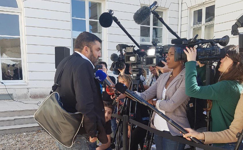 JeunesAgri's tweet photo. "Nous répondons présent aux demandes de la société tout en étant réalistes : accompagnons les agriculteurs, développons les techniques alternatives et surtout, mettons en place les mêmes règles pour tous en 🇪🇺!" #glyphosate https://t.co/8Xs1P30lxy