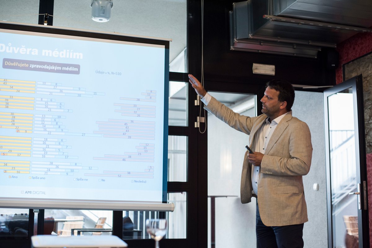 amic_cz's tweet image. #AMIDigitalIndex Výsledky naší spolupráce s agenturou STEM/MARK jsme představili nejen médiím, ale na samostatné prezentaci i našim klientům, s kterými jsme probrali možnosti využití nových zjištění při jejich komunikaci.