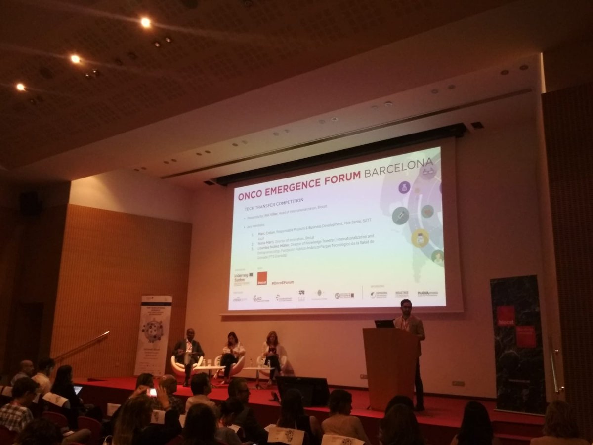 biocat_bioregio's tweet photo. #OncoEForum: Acaba de començar la Tech Transfer Competition. 🔝 Membres del jurat: @nmarti1212, Directora d'Innovació de Biocat, Marc Criton, Pole Santé, SAAT AxLR i @lnunezmuller, Directora de Transferència del Coneixement, Internacionalització i Emprenedoria a @PTSGranada. https://t.co/NTvjKl01BW