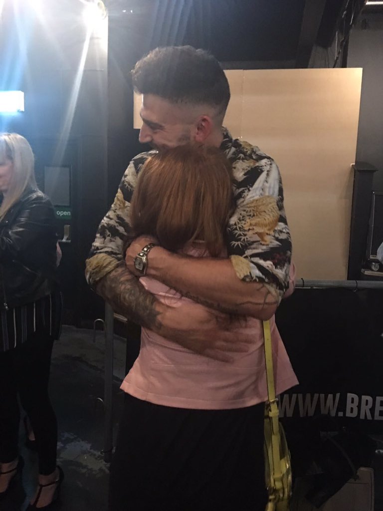 jakeyquickfans1's tweet photo. The most amazing night @JakeQuickenden so good to see you back doing your own music. Was so good to see you smiling! Thanks for a great night ❤️ https://t.co/4Gwb2cYJ6k